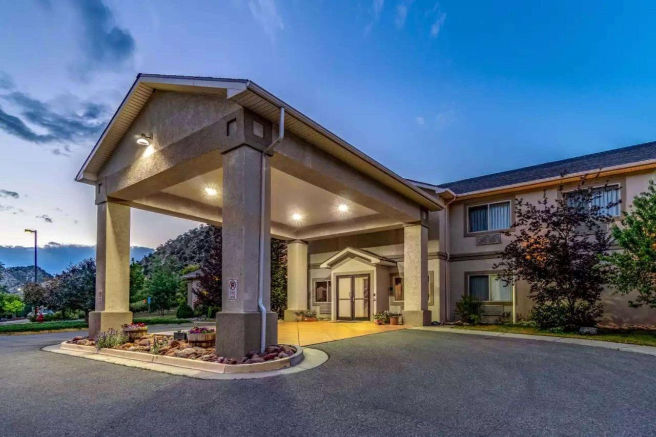Wingate By Wyndham New Castle - Glenwood Springs Hotel Bagian luar foto